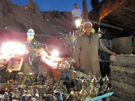 Verkäufer auf dem Old Market (Foto: Eichner-Ramm) Verkäufer auf dem Old Market (Foto: Eichner-Ramm)