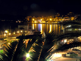 Saranda bei Nacht (Foto: Eichner-Ramm) Saranda bei Nacht (Foto: Eichner-Ramm)