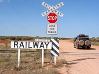 Zufahrt in Richtung Mintabie: Hier geht es &uuml;ber die Ghan-Trasse