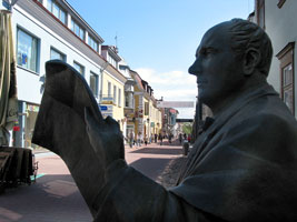 Der Putz blättert: Kirche (Foto: Eichner-Ramm) Der Putz blättert: Kirche (Foto: Eichner-Ramm)