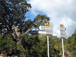 Wegweiser an einer Nebenstrecke (Foto: Eichner-Ramm) Wegweiser an einer Nebenstrecke (Foto: Eichner-Ramm)