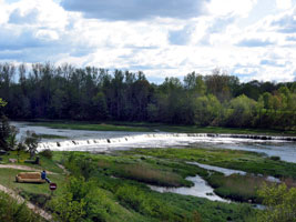 Ortsmitte; 240 Meter breiter Wasserfall Ventas Rumba (Foto: Eichner-Ramm) Ortsmitte; 240 Meter breiter Wasserfall Ventas Rumba (Foto: Eichner-Ramm)