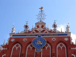 Prachtvolle Fassade des Schwarzhäupterhauses (Foto: Eichner-Ramm) Prachtvolle Fassade des Schwarzhäupterhauses (Foto: Eichner-Ramm)