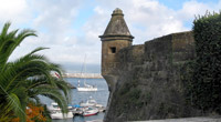 Das Forte de Santa Cruz liegt oberhalb der Marina von Horta (Foto: Eichner-Ramm)