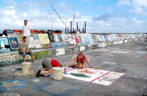 Seglertradition: Bilder auf der Hafenmauer von Horta (Foto: Eichner-Ramm) Seglertradition: Bilder auf der Hafenmauer von Horta (Foto: Eichner-Ramm)