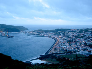 Blick auf Horta (Foto: Eichner-Ramm) Blick auf Horta (Foto: Eichner-Ramm)