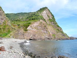 Steinstrand in der Alagoa-Bucht (Foto: Eichner-Ramm) Steinstrand in der Alagoa-Bucht (Foto: Eichner-Ramm)