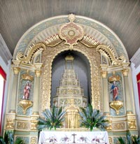 Altar in der Igreja Poroquial do Senhor Santo Cristo von Fazenda das Lajes (Foto: Eichner-Ramm) Altar in der Igreja Paroquial do Senhor Santo Cristo von Fazenda das Lajes (Foto: Eichner-Ramm)