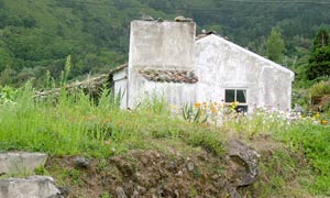 Eine der letzten aktiven Wassermühlen bei Fajãzinha (Foto: Eichner-Ramm) Eine der letzten aktiven Wassermühlen bei Fajãzinha (Foto: Eichner-Ramm)