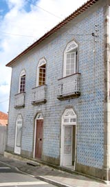 Kaufhaus mit Kachelschmuck (Foto: Eichner-Ramm)