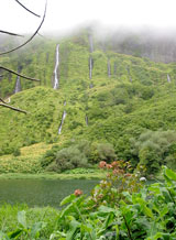 Selbst bei Nebel reizvoll: Wasserf&auml;lle (Foto: Eichner-Ramm)