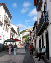Fu&szlig;g&auml;ngerzone in Velas (Foto: Eichner-Ramm)
