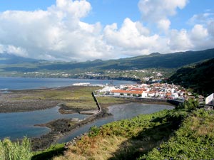 Blick auf die Bucht von Lajes do Pico (Foto: Eichner-Ramm)