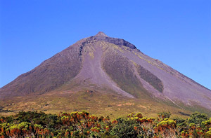 Der Gipfel: 2351 Meter ist der Pico hoch (Foto: ATA / Associa&ccedil;&atilde;o de Turismo dos A&ccedil;ores)