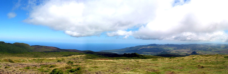 Gute Aussicht: Blick vom Serra de Santa Bárbara (Foto: Eichner-Ramm) Gute Aussicht: Blick vom Serra de Santa Bárbara (Foto: Eichner-Ramm)