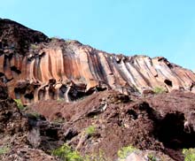 Abstieg von der La Mer&iacute;ca-Hochebene: Einblicke in die Geologie