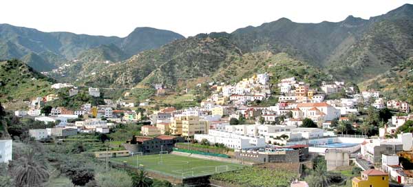 Im »lieblichen Tal«: Hauptort der Gemeinde Vallehermoso Im »lieblichen Tal«: Hauptort der Gemeinde Vallehermoso