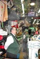 Skurrile Dekoration: &raquo;Stierkneipe&laquo; an der Plaza Mayor