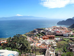 Mit Blick auf den Teide: Agulo an Gomeras Nordk&uuml;ste