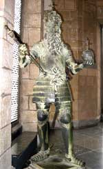 Bronce-Statue Karls des Gro&szlig;en im Kr&ouml;nungssaal des Rathaus