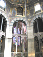 Oktagon: Die Pfalzkapelle Karls war einst gr&uml;&szlig;ter kuppelumw&ouml;lbter Bau n&ouml;rdlich der Alpen