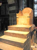 Mehr als 30 deutsche K&ouml;nige nahmen auf dem Kr&ouml;nungsstuhl Platz