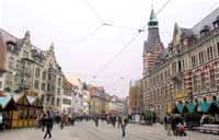 Anger: Rechts das Geb&auml;ude der Hauptpost