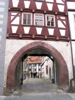 Portal am Kulturhof zum g&uuml;ldenen Kronbacken in der Michaelisstra&szlig;e