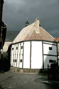 &Auml;ltestes deutsches Fachwerkhaus: St&auml;nderbau im Word