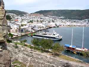 &Ouml;stlich des Kastells liegt Bodrums Am&uuml;siermeile