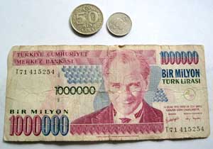 Noch immer sind die alten t&uuml;rkischen Lira im Umlauf